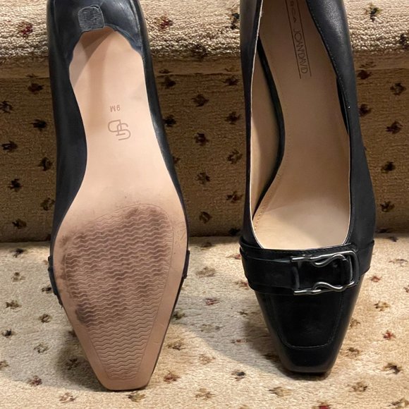 Joan & David Circe Black Leather Pumps - Picture 4 of 4